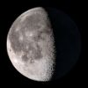 Imagen de la luna iluminada al 71 %